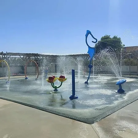 4 Pers - - Piscine, Parkings, Terrains De Sport, Fitness - Fr-1-195-25 Le Barcarès